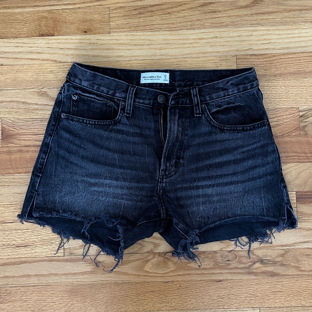 Mid Rise Boyfriend Short